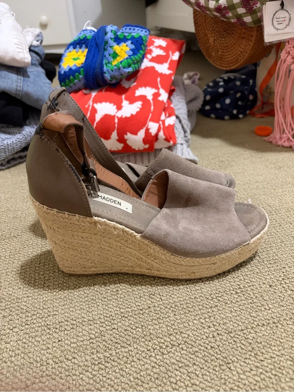 *signs of wear shown in pictures - Steve Madden Jaylen Espadrille Heels